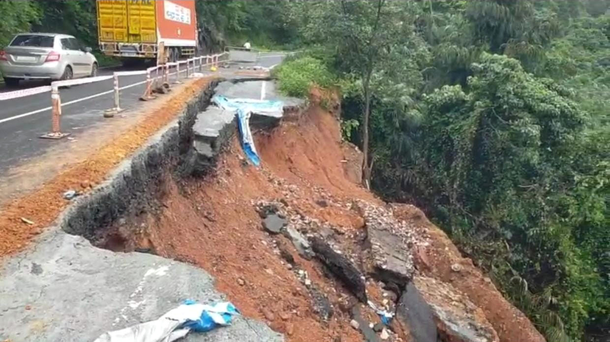 Partial Road Collapse at Anmod Ghat Disrupts Traffic Flow