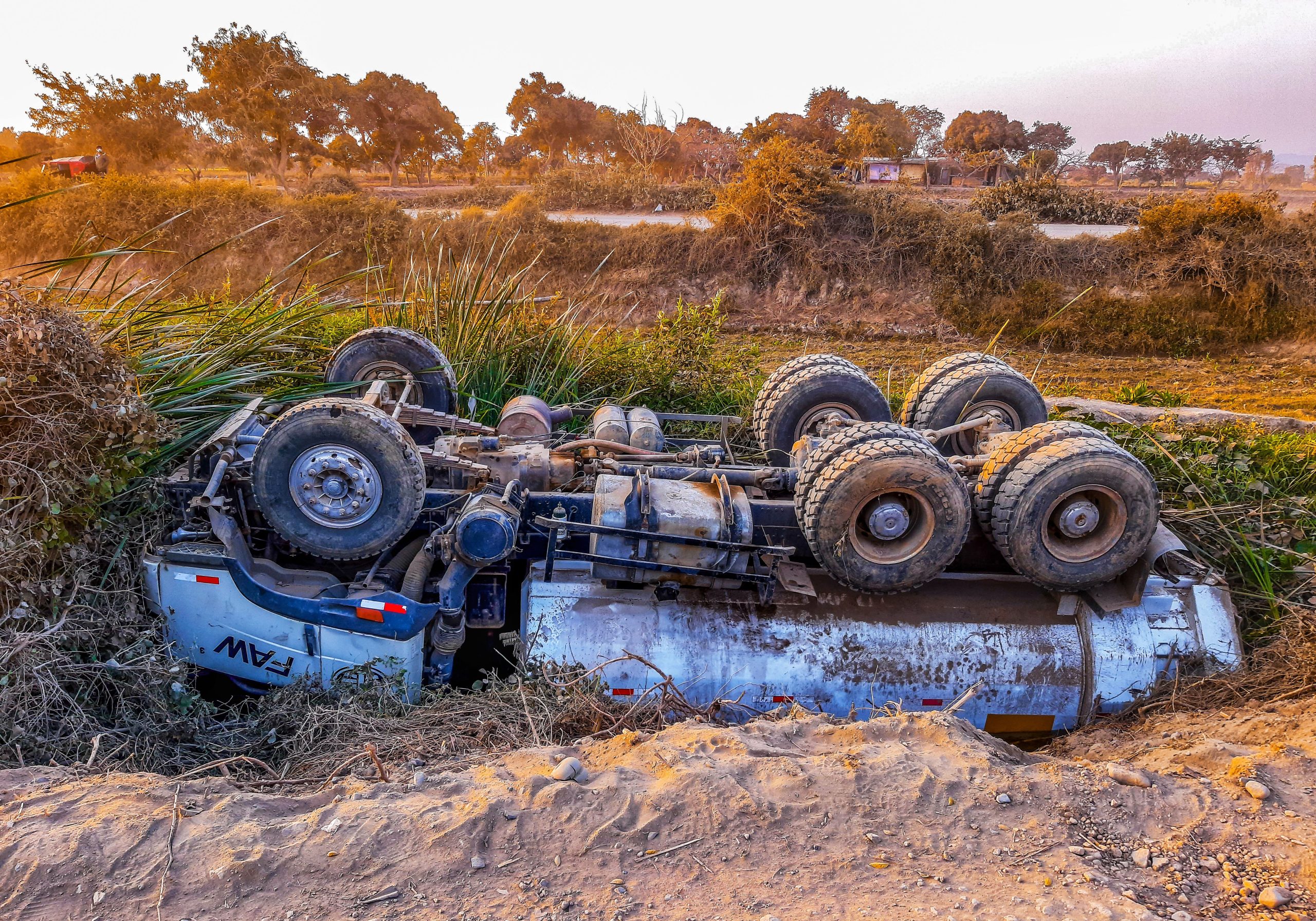 Truck Mishap at Bhoma Disrupts Traffic Flow